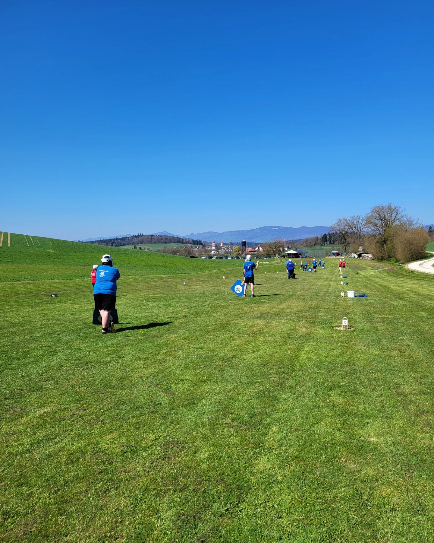 Bei strahlendem Wetter traten wir heute in Balzenwil gegen Balzenwil B an. Die B…