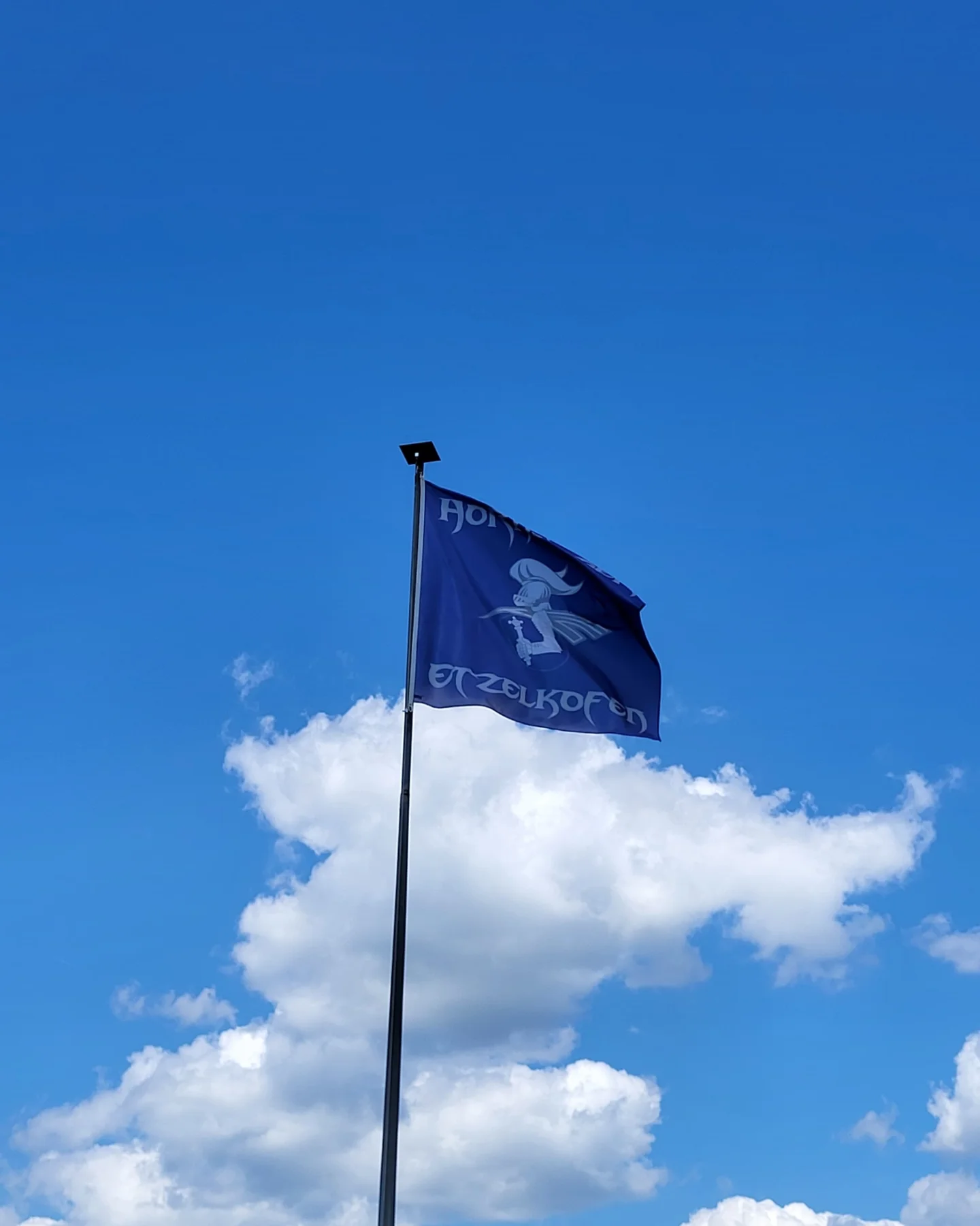 Luft, Spiel, Spass und viel Geselligkeit

Heute durften wir auf heimischem Platz…